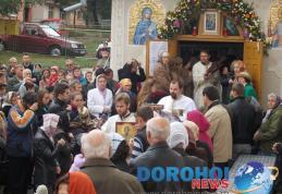 Sute de Credincioși prezenți la hramul Bisericii „Sf. Cuv. Parascheva” din Dorohoi