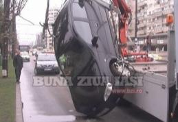 Scene incredibile cu maşina unui preot care lua parte la slujba de la Iaşi