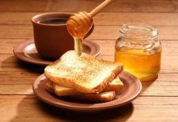 Recunoaşteţi mierea contrafăcută! Cinci teste pe care le puteți încerca acasă