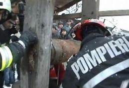Bărbat căzut în fântână, salvat de pompieri