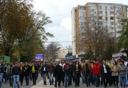 Marşul tinerilor din USL – „Să ducem victoria până la capăt!”