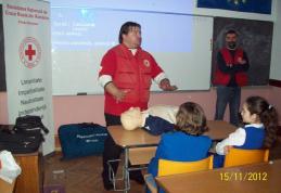 „Mobilitate și mobilizare în protejarea vieții”, activitate desfășurată la Şcoala „Mihail Kogălniceanu” din Dorohoi - FOTO     