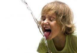 Câtă apă trebuie să bei pe zi?