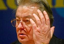 Vadim, la un pas de a rămâne în stradă cu doi copii şi 25 de căţei