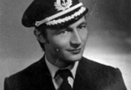 Complexat, tanarul Basescu a vrut sa-si faca operatie la ochi