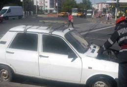 Incendiu de maşină stins de un pompier care se afla în drum spre serviciu