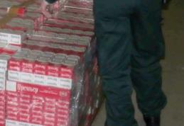 Prinşi de poliţiştii de frontieră cu două colete cu ţigări