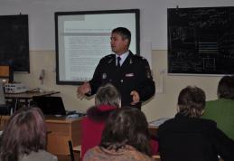 [VIDEO][GALERIE FOTO] Directori de scoli intruiti sa actioneze la situatii de urgeta