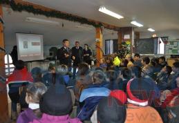 Activitate de educare a tinerilor şi a copiilor dorohoieni desfășurată de ISU Botoşani - FOTO