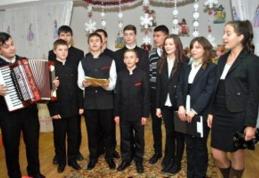 Activităţi cultural-misionare al elevilor Seminarului Teologic Dorohoi - FOTO