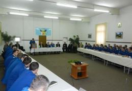Jandarmii botoșăneni au făcut bilanțul în prezenţa prefectului şi a unui general de brigadă