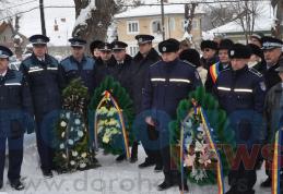 Dorohoi: Depunere de coroane şi slujbă de pomenire a eroilor Revoluţiei - VIDEO/FOTO