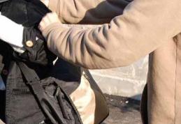 Dorohoian tâlhărit de doi tineri din Botoşani