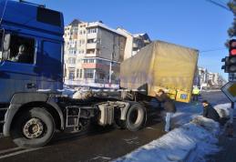 Incredibil! Un TIR şi-a pierdut remorca pe Calea Națională din Botoșani
