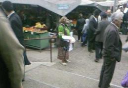 Tiganii din Drochia vand iarasi ajutoarele la piata