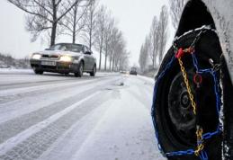 Mobilizare de proporţii pentru prevenirea blocajelor pe drumurile botoşănene