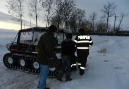 Aduşi la dializă cu ATV-ul pe şenile de poliţiştii de frontieră