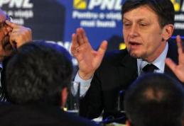 PNL pregăteşte o mare surpriză - partidul lui Antonescu se mută în altă familie. ”Decizia e ca şi luată”