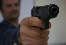 Tineri reținuți de polițiști în vederea arestării preventive pentru ultraj contra bunelor moravuri