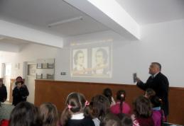 EMINESCU sărbătorit de elevii Şcolii Gimnaziale „Mihail Sadoveanu” din Dumbrăviţa - FOTO