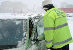 Iarna se întoarce: Poliţia a dat 600 de amenzi