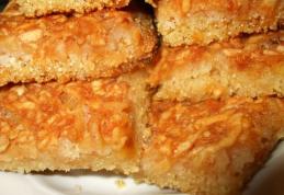 Prăjitură cu mere rase în aluat