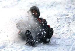 Copil la săniuș accidentat de un autoturism la Hudești