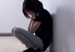 Scandal la o şcoală din Botoşani: O elevă a fost bătută de profesorul de matematică