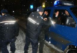 Minori cercetaţi pentru furtul unui telefon mobil