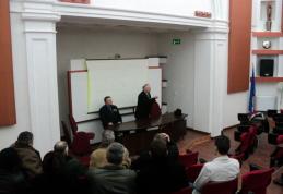 Simpozion istoric în amfiteatrul C.N. „Grigore Ghica” din Dorohoi: Rosturile istoriei, în impas