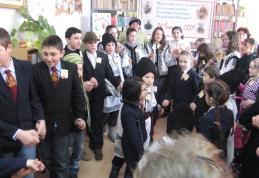 Unirea, sărbătorită de elevii Școlii Spiru Haret Dorohoi, împreună cu elevii Şcoalii nr.1 Corlăteni