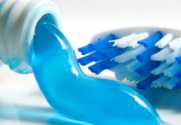 Ce ingrediente toxice se găsesc în pasta de dinţi!