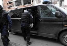 Percheziții la o firmă din Botoșani care exporta miez de nucă în ţările arabe