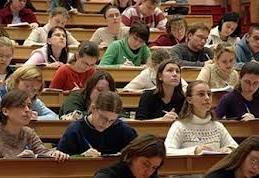 Mai mulţi tineri la examenul de definitivat 2013. Vezi metodologia şi calendarul