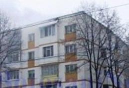 Salvat de pompieri dintr-un apartament cuprins de flăcări