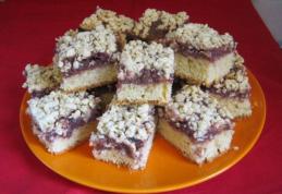 Prăjitură cu gem și nucă