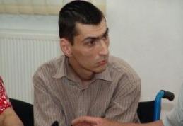 Liga Dreptăţii Împotriva Corupţiei şi Abuzurilor din România îl sprijină pe dorohoianul care scrie cu nasul