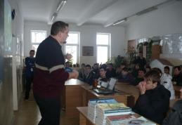 Acţiuni de prevenire a consumului de droguri şi a traficului de fiinţe umane la Liceul Regina Maria Dorohoi