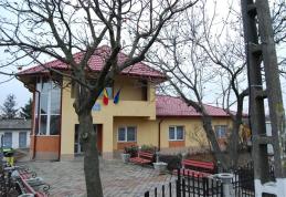 Din cauza alcoolului a ajuns cu mașina în gardul primăriei