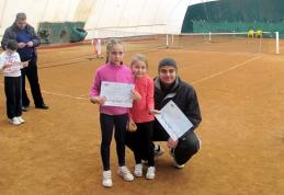 Copiii dorohoieni descoperă tenisul - FOTO