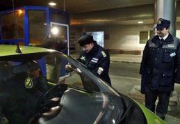 Mercedes Benz cu numere false oprit la frontieră