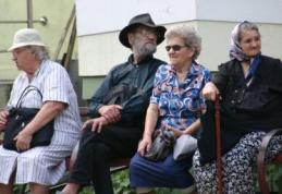 Zâmbete de copii pentru inimi de bătrâni