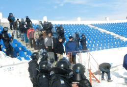 Exerciţiu tactic făcut de jandarmii botoșăneni pe Stadionul municipal din Botoşani