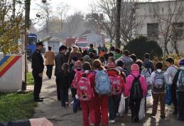 Copii in vizita la pompieri