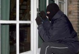 Barbat reținut de polițiști pentru furt din incinta unei societăți