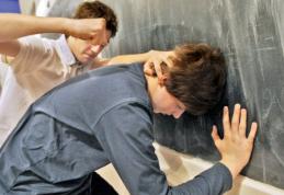 Acțiuni ample desfășurate de polițiștii botoșăneni pentru prevenirea și combaterea violenței în școli și absenteism