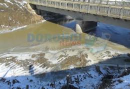 Decolmatare făcută în bataie de joc pe Pârâul Buhai din Dorohoi