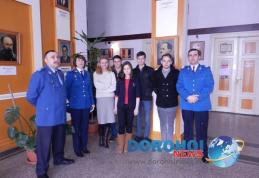 Sfaturi date de jandarmii botoșăneni elevilor în cadrul proiectului „Fii în siguranţă! Oraşul tău sigur!”