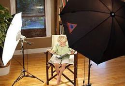 Parintii iau cursuri de fotografie pentru fotografierea copiilor