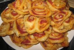 Rulouri de pizza în aluat foietaj